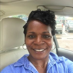 Meet your Posher, Angela